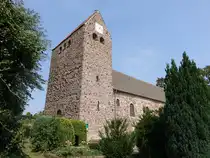 Bebertal, evangelische St. Jacobi Kirche, sp�tromanischer Westturm, Kirchenschiff erbaut 1696 (15.08.2025) 