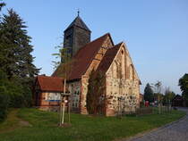 Ipse, evangelische Kirche, romanischer Feldsteinbau, erbaut ab 1238 (15.08.2025)
