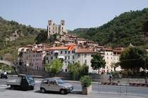 DOLCEACQUA (Provincia di Imperia), 09.09.2008, Blick auf Altstadt und Burg