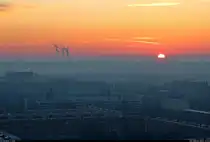 Wenn die Sonne sich �ber den Bl�cken erhebt: Tele-Sicht auf Halle-Neustadt an einem frostigen Morgen.

🕓 3.2.2025 | 7:53 Uhr