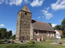 Wiederau, evangelische Kirche, Feldsteinkirche aus dem 13. Jahrhundert (07.09.2025)