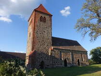 Hohenseefeld, evangelische Kirche, Feldsteinkirche aus dem 13. Jahrhundert (08.09.2025)