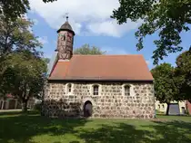 Morxdorf, evangelische Kirche, Feldsteinkirche aus dem 13. Jahrhundert (09.09.2025)