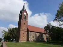 Oehna, evangelische Kirche, erbaut zu Beginn des 14. Jahrhundert, Kirchturm von 1873 (09.09.2025)