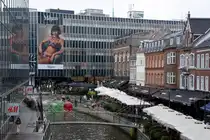AARHUS (Midtjylland), 03.09.2023, Blick auf den �boulevard, der Flusspromenade an der Aarhus �, einem regulierten Wasserlauf