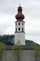 FELDKIRCH (Vorarlberg), 25.04.2025, Turm der Friedhofskirche zum hl. Peter und Paul