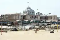 DEN HAAG (Zuid-Holland), 03.06.2025, Blick auf das am Strand von Scheveningen gelegene Grand Hotel