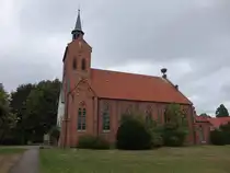 Leiferde, evangelische St. Viti Kirche, neugotische Backsteinkirche, erbaut 1860 (16.09.2025)