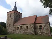 Dankensen, evangelische Kirche, sp�tromanischer Feldsteinbau erbaut im 13. Jahrhundert, Westturm 15. Jahrhundert (17.09.2025)