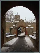 Blick durch das Schlosstor auf das Schloss Mansfeld. (01.02.2026)