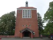 W�lfel, evangelische St. Matth�us Kirche, erbaut 1956 nach Pl�nen von Kurt Habermann (18.09.2025)