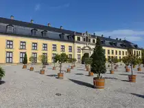 Hannover, Galerie von Schloss Herrenhausen, erbaut von 1819 bis 1821 durch K�nig Georg IV. (20.09.2025)