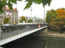 Spreekanal und Fernsehturm, Regentag in Berlin (5.10.2008)