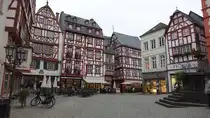 Bernkastel-Kues, Fachwerkh�user am Marktplatz (10.10.2025)