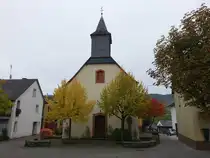 Schleich, St. Johannes Kirche in der Kapellenstra�e, sp�tbarocker Saalbau von 1788 (10.10.2025)