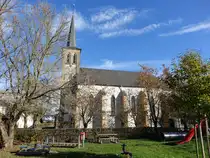 Temmels, Pfarrkirche St. Peter, erbaut 1861 bis 1862 (05.11.2025)