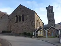 Bad Bertrich, Pfarrkirche St. Peter, neugotischer Bruchsteinbau, erbaut von 1900 bis 1902 (07.11.2025)