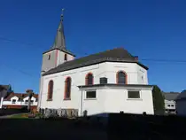 Eckfeld, Pfarrkirche St. Katharina, Kirchturm von 1450, Kirchenschiff erbaut 1882 (08.11.2025)