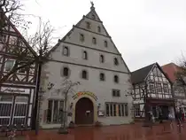 Bad M�nder, Kornhaus in der Marktstra�e, erbaut im 16. Jahrhundert (06.12.2025)