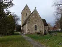 Gro�enwieden, evangelische St. Matthaei Kirche, erbaut im 13. Jahrhundert aus Bruchsteinen (07.12.2025)