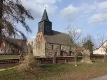 Neuhof, evangelische Dorfkirche, sp�tgotischer Bau aus dem 14. Jahrhundert (10.03.2026)