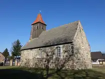 Pflugk�ff, evangelische Dorfkirche, Feldsteinbau aus dem 13. Jahrhundert (11.03.2026)