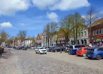 Am Markt inm Burg auf Fehmarn (Ostholstein). Aufnahme; 27. April 2026.