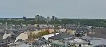Blick aus dem 70 m hohen LOOK 360� Panoramaturm auf dem  Place de la Constitution  in der Stadt Luxemburg, �ber die Oberstadt in Richtung der Hochh�user auf dem Kirchberg in der Stadt Luxemburg. 04.2026 (Jeanny)