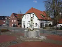 Lemf�rde, Osterbrunnen und H�user an der Hauptstra�e (22.03.2026)