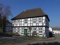 Levern, Geb�ude der Stiftskurie, erbaut 1725 (22.03.2026)