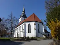 Levern, evangelische Stiftskirche, dreischiffige Hallenkirche, erbaut im 15. Jahrhundert (22.03.2026)