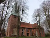Asendorf, evangelische St. Marcellus Kirche, kreuzf�rmige Saalkirche aus Backstein, Umbau 1778 (23.03.2026)