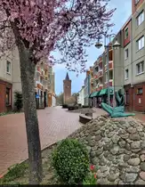 Plattenbau, Kunst und Fangelturm: Turmstra�e in Friedland (Mecklenburg-Vorpommern).
Der Turm geh�rt zur ehemaligen Stadtmauer.

🕓 11.4.2025 | 15:54 Uhr