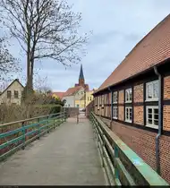 Weg �ber den Walkm�hlengraben, vorbei an der Wasserm�hle, zur Pfarrkirche St. Marien in Friedland (Mecklenburg-Vorpommern).

🕓 11.4.2025 | 16:46 Uhr