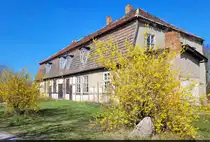 Altes Gutshaus in Friedrichshof, einem kleinen Ortsteil der Gemeinde Galenbeck.
Da es aus Fachwerk besteht, steht es sicher schon eine ganze Weile.

🕓 12.4.2025 | 11:49 Uhr