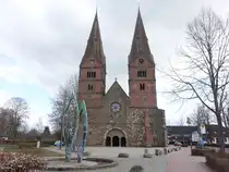 B�cken, Stiftskirche St. Materniani und St. Nicolai, dreischiffige Pfeilerbasilika mit Doppelt�rmen, erbaut im 12. Jahrhundert (27.03.2026)