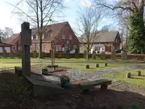 Wilstedt, Kriegerdenkmal und Grabmale am Brink (27.03.2026)