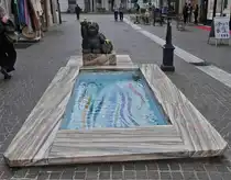 W�rthersee-Manndl-Figur mit Brunnen am Dr. Arthur-Limisch Platz in Klagenfurt. 05.05.2026