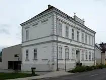Volksschulgeb�ude datiert 1893, sowie neuerer Zubau in der Gemeinde Kollnbrunn; 260517