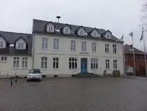 Visselh�vede, Rathaus am Marktplatz, erbaut im 18. Jahrhundert (28.03.2026)