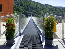 Blick vom Eingangsbereich am westlichen Br�ckenkopf zum �stlichen Br�ckenkopf, die Br�cke ist 450m lang und 120m hoch �ber dem Talgrund, 2023 eingeweiht, Juni 2026