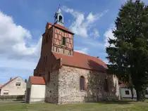 Ragow, evangelische Kirche, Feldsteinkirche aus dem 18. Jahrhundert (04.04.2026)