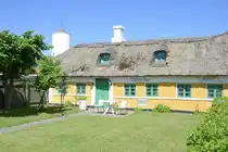 Das Mikkels Hus im Zentrum von L�kkenin Nordj�tland  wird auf das Jahr 1724 datiert. Urspr�nglich war es Teil des Wohnhauses eines Kaufmannshofes f�r K�stenschifffahrt, dessen Geschichte bis ins Jahr 1719 zur�ckverfolgt werden kann. Aufnahme: 11. Juni 2026.