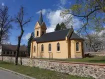 Rangsdorf, evangelische Dorfkirche, erbaut von 1888 bis 1890 vom Gutsbesitzer Richard Spiekermann (06.04.2026)