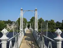 Fu�g�ngerbr�cke �ber den Fluss Ness in Inverness am 14.07.2026.