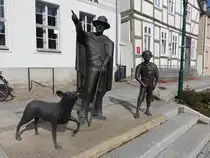 Angerm�nde, Figurengruppe vor dem Haus Uckermark (09.04.2026)