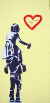 Die Wandmalerei �Boost of Love� in der Flensburger Norderstra�e (Nummer 67). Das Kunstwerk ist ein Teil der Nord:Syd Freiraumgalerie in Flensburg. Aufnahme: 26. Juli 2026.
