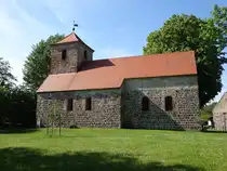 Garzau, evangelische Dorfkirche, Feldsteinkirche aus dem 13. Jahrhundert (23.05.2026)