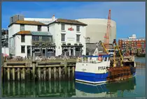 An der Kaimauer von Old Portsmouth liegt die Bridge Tavern, in ihrer Gestaltung recht typisch f�r eine britische Kneipe. (Portsmouth, 25.04.2026)