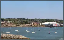 Die Stadt East Cowes liegt am Ufer des Flusses Medina an der Nordk�ste der Isle of Wight und ist unter anderem Ausgangspunkt einer F�hre nach Southampton. Hier wurden auch die Flugboote von Saunders-Roe hergestellt. Der einstige Hangar ist rechts im Bild noch gut erkennbar. Sp�ter wurden hier auch Hovercraft gefertigt. Heute befindet sich dort eine Schiffswerft. (27.04.2026) 